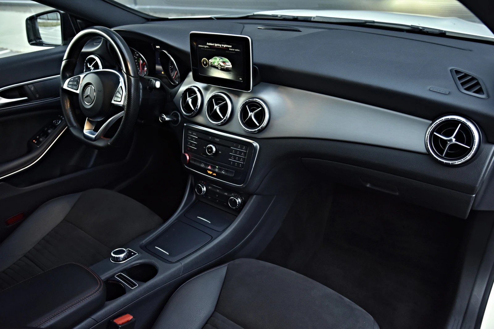 Mercedes-Benz CLA 220 220CDI\AMG\PANORAMA\CAMERA, снимка 13 - Автомобили и джипове - 53726462