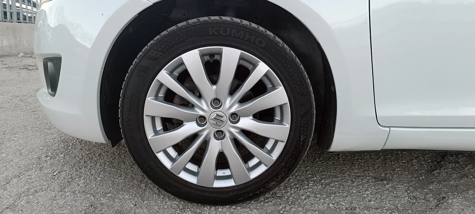 Suzuki Swift 1.3i , снимка 14 - Автомобили и джипове - 53835167