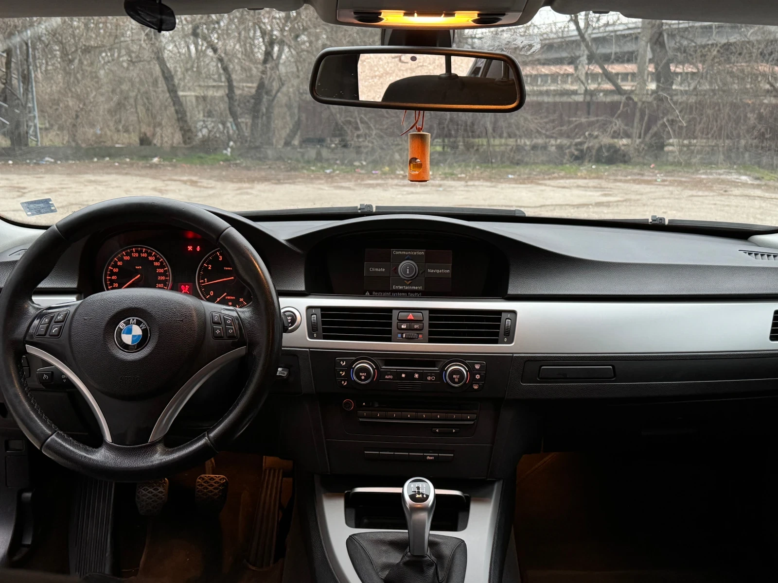 BMW 320 E91, снимка 17 - Автомобили и джипове - 53902186