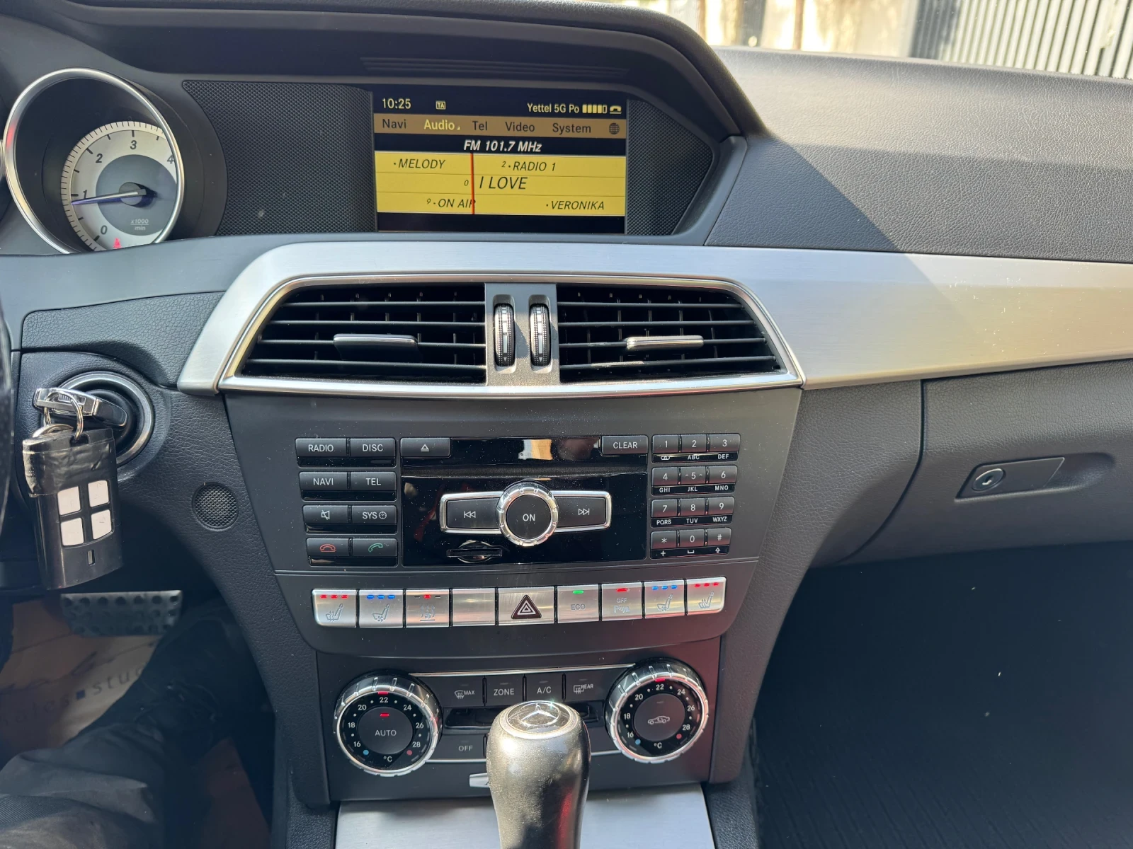 Mercedes-Benz C 200, снимка 7 - Автомобили и джипове - 54160902