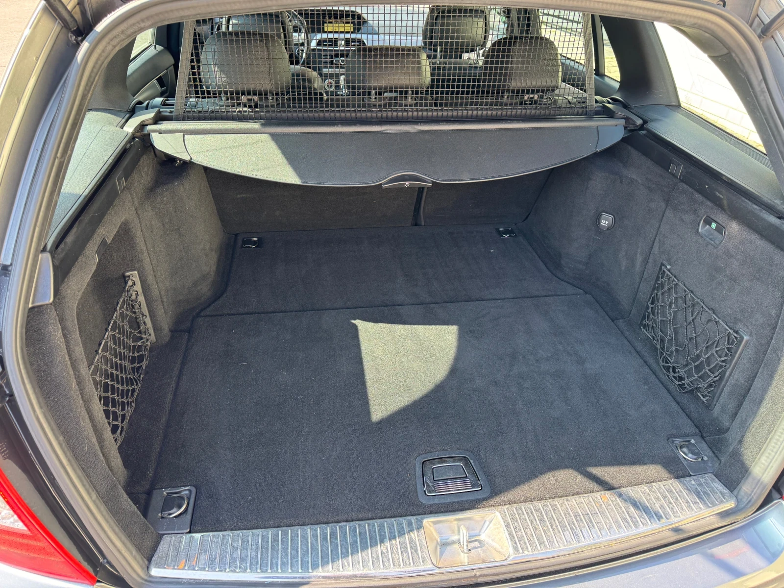 Mercedes-Benz C 200, снимка 10 - Автомобили и джипове - 54160902