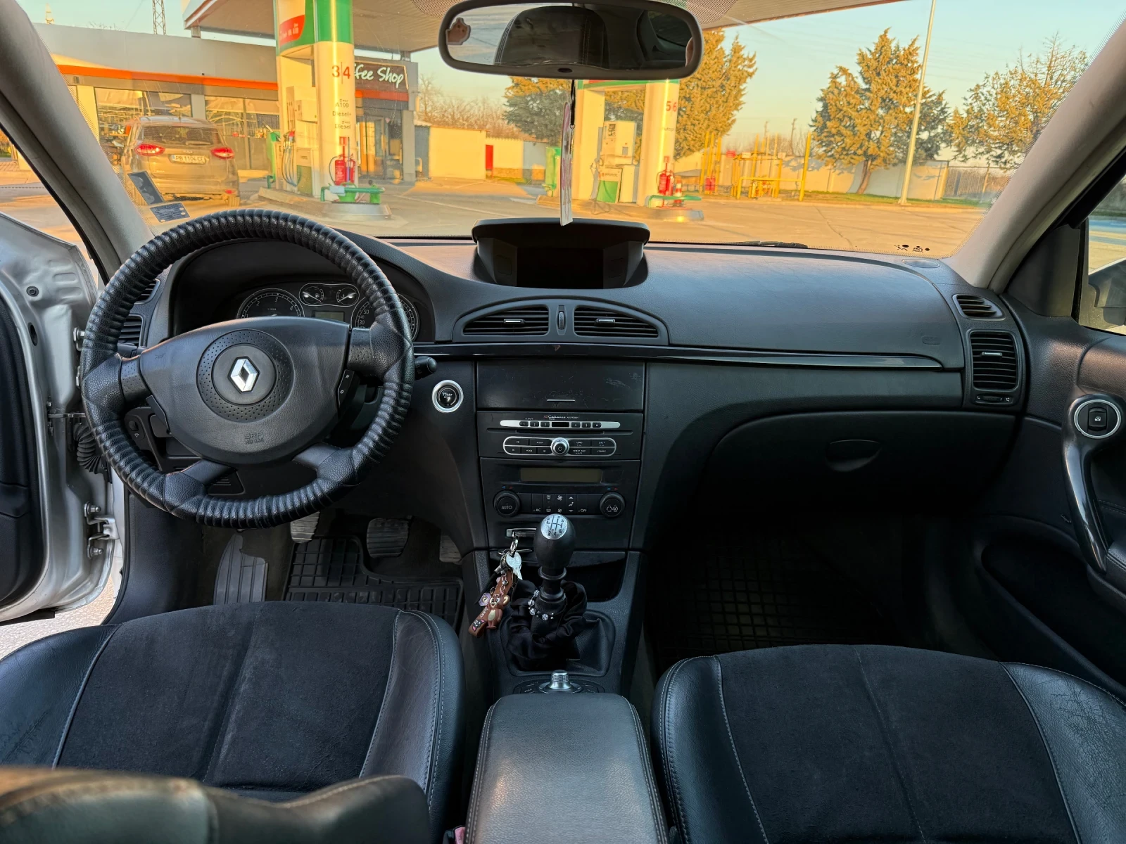 Renault Laguna, снимка 8 - Автомобили и джипове - 54218056