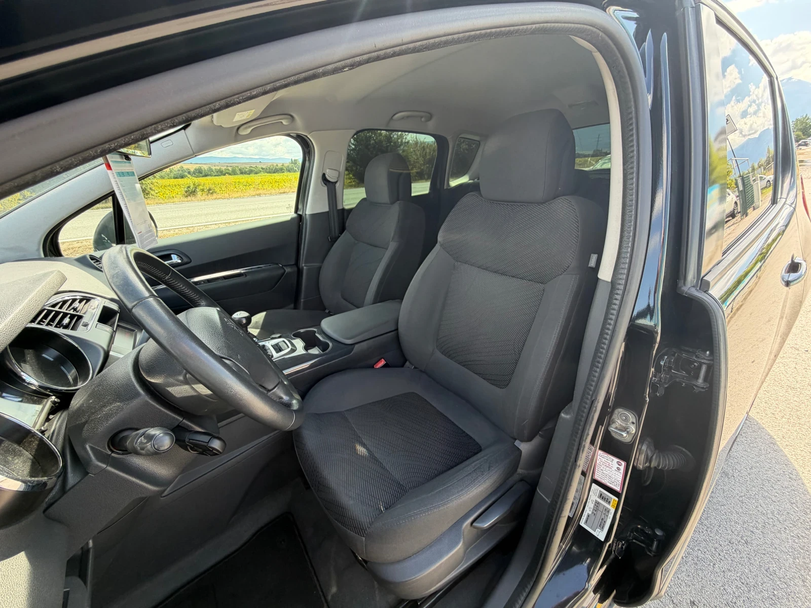 Peugeot 3008 1.6 HDI, снимка 7 - Автомобили и джипове - 54638236