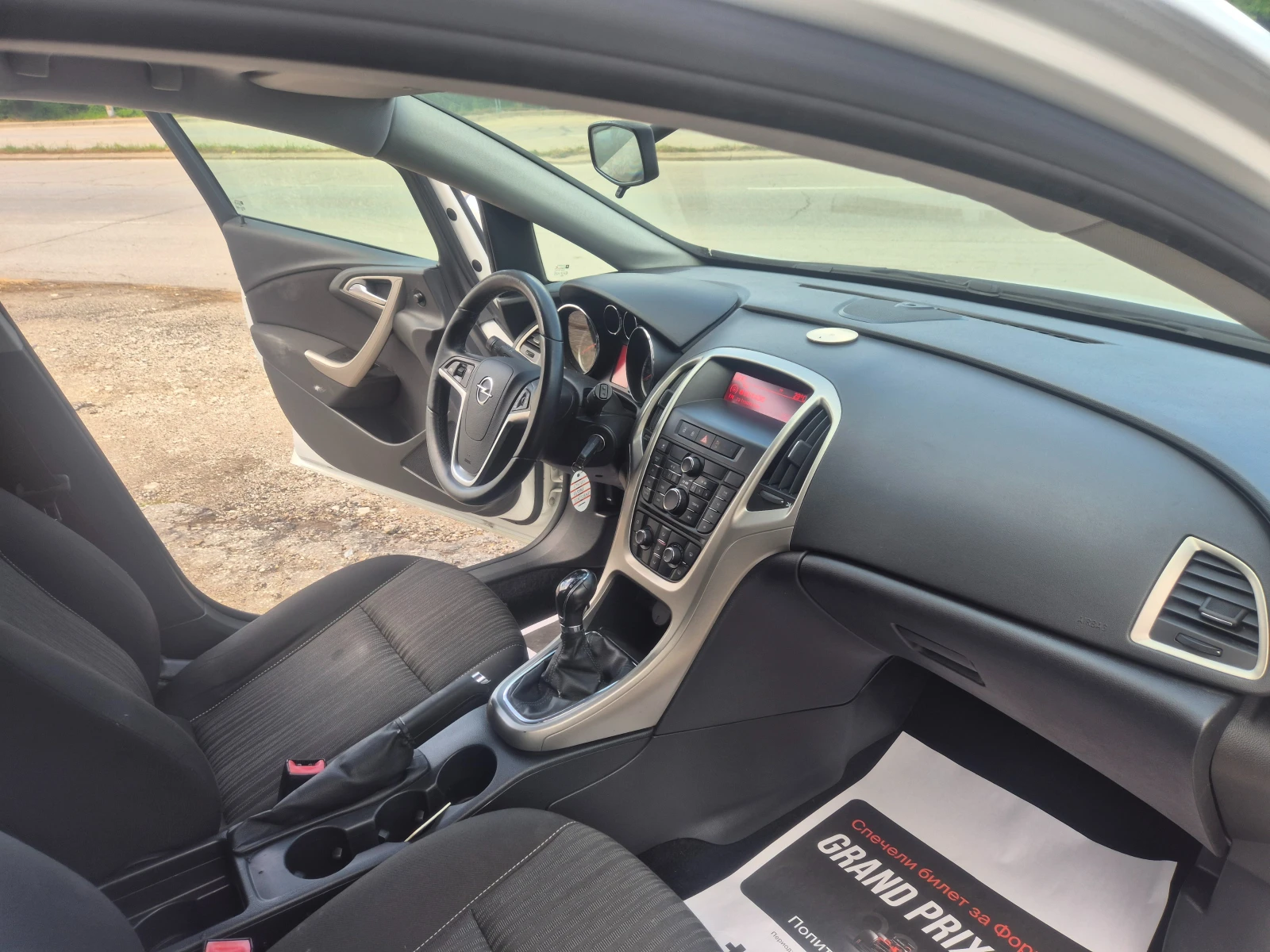 Opel Astra 1.7CDTI 110k.s, снимка 11 - Автомобили и джипове - 54696764