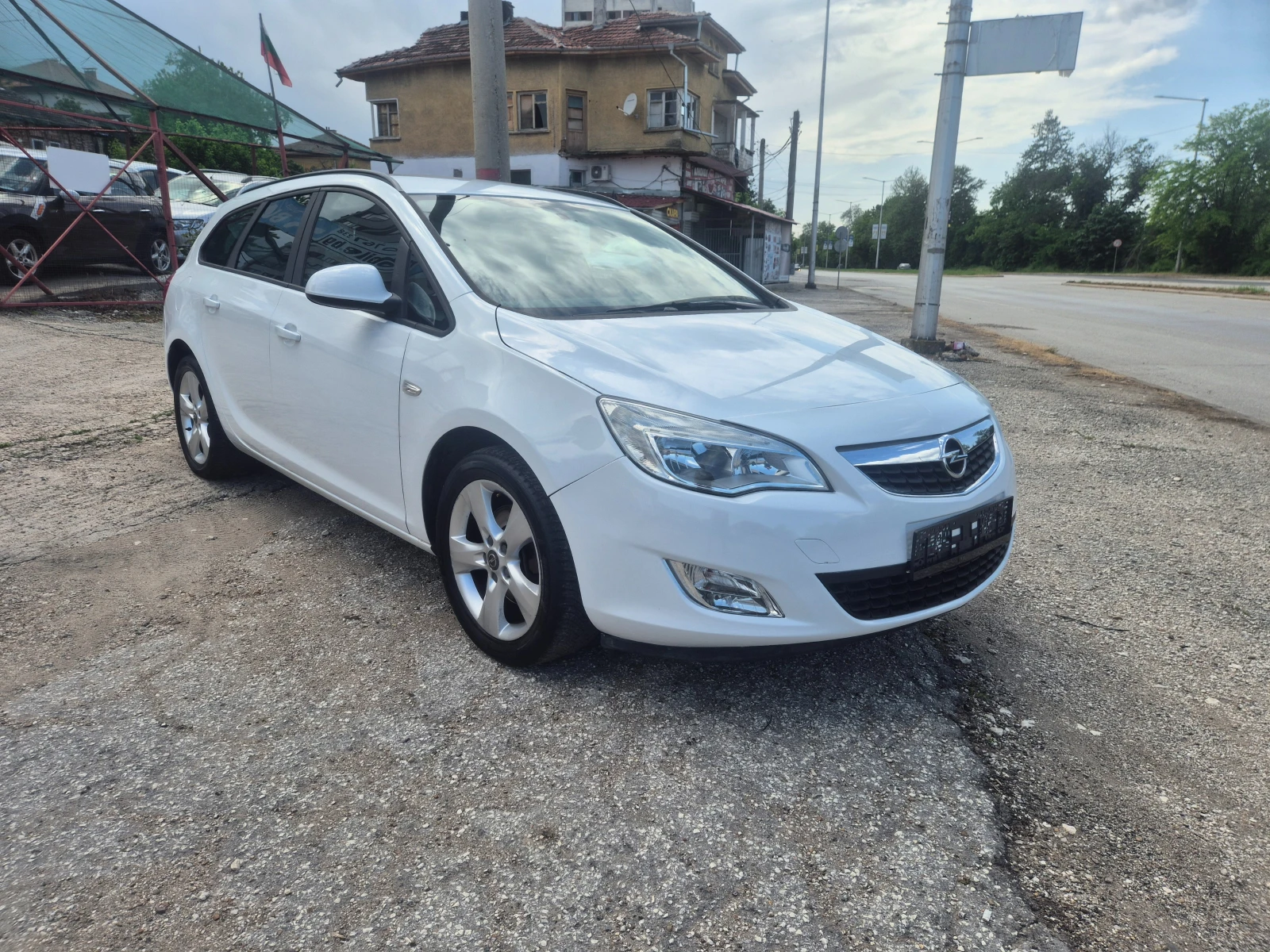 Opel Astra 1.7CDTI 110k.s, снимка 3 - Автомобили и джипове - 54696764