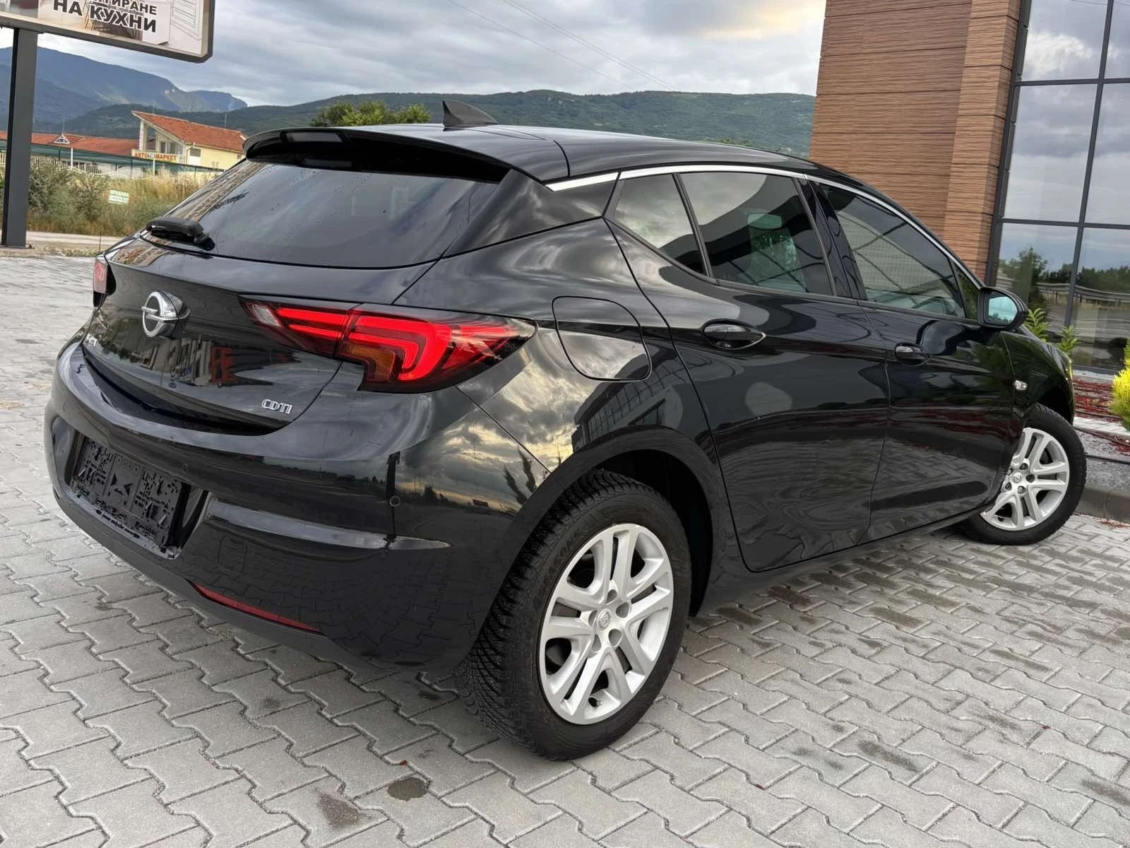 Opel Astra 1.6CDTi/136кс/Лед/Нави/Подгрев/Германия/Евро6, снимка 12 - Автомобили и джипове - 54909232
