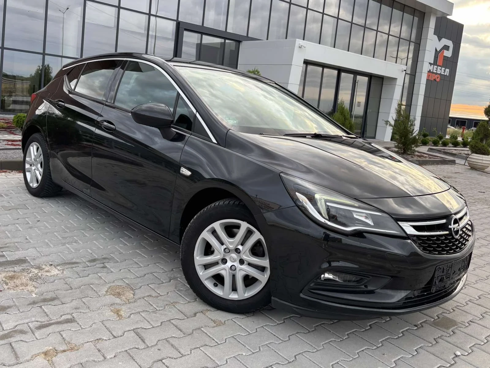 Opel Astra 1.6CDTi/136кс/Лед/Нави/Подгрев/Германия/Евро6, снимка 2 - Автомобили и джипове - 54909232