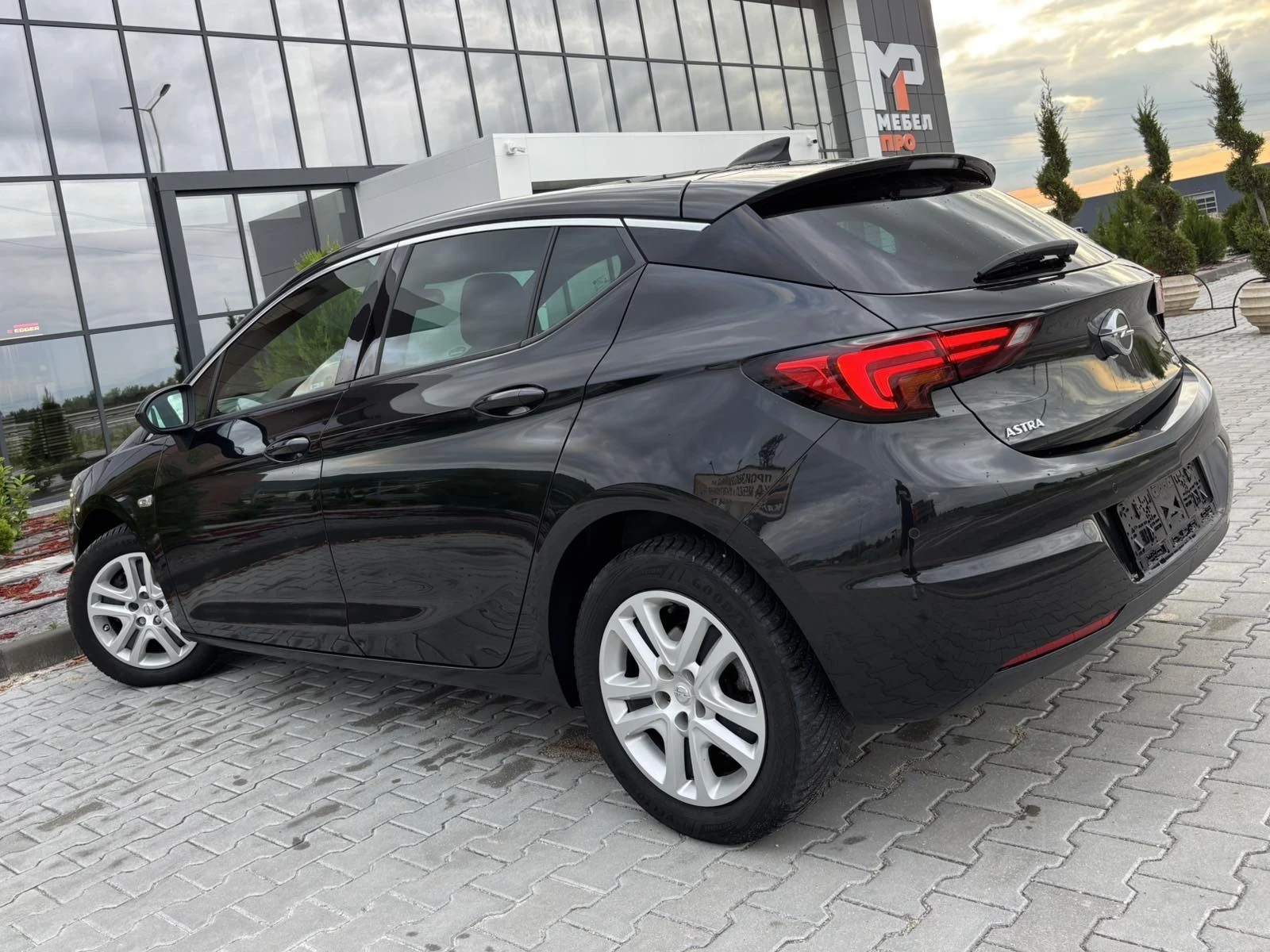 Opel Astra 1.6CDTi/136кс/Лед/Нави/Подгрев/Германия/Евро6, снимка 15 - Автомобили и джипове - 54909232