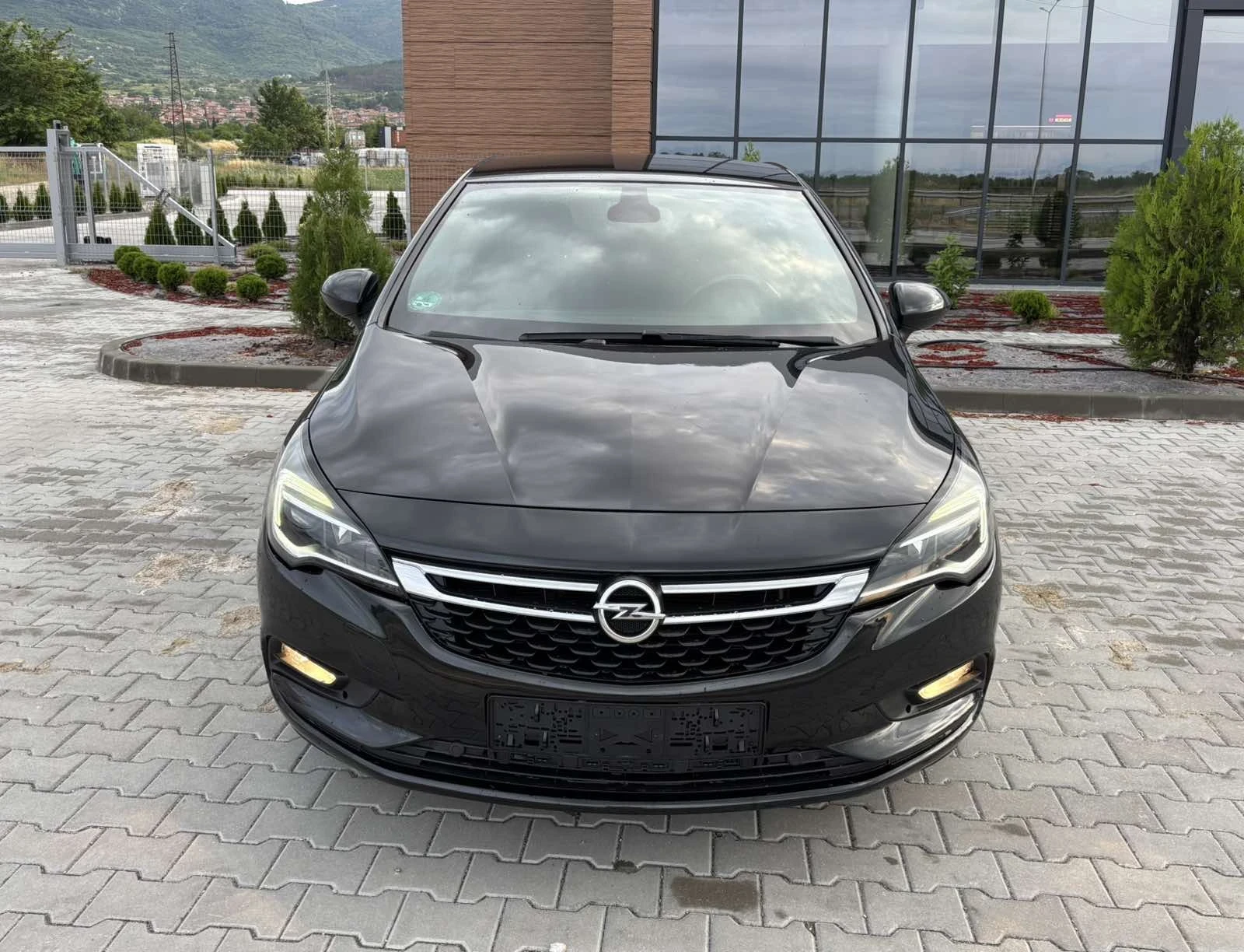 Opel Astra 1.6CDTi/136кс/Лед/Нави/Подгрев/Германия/Евро6, снимка 3 - Автомобили и джипове - 54909232