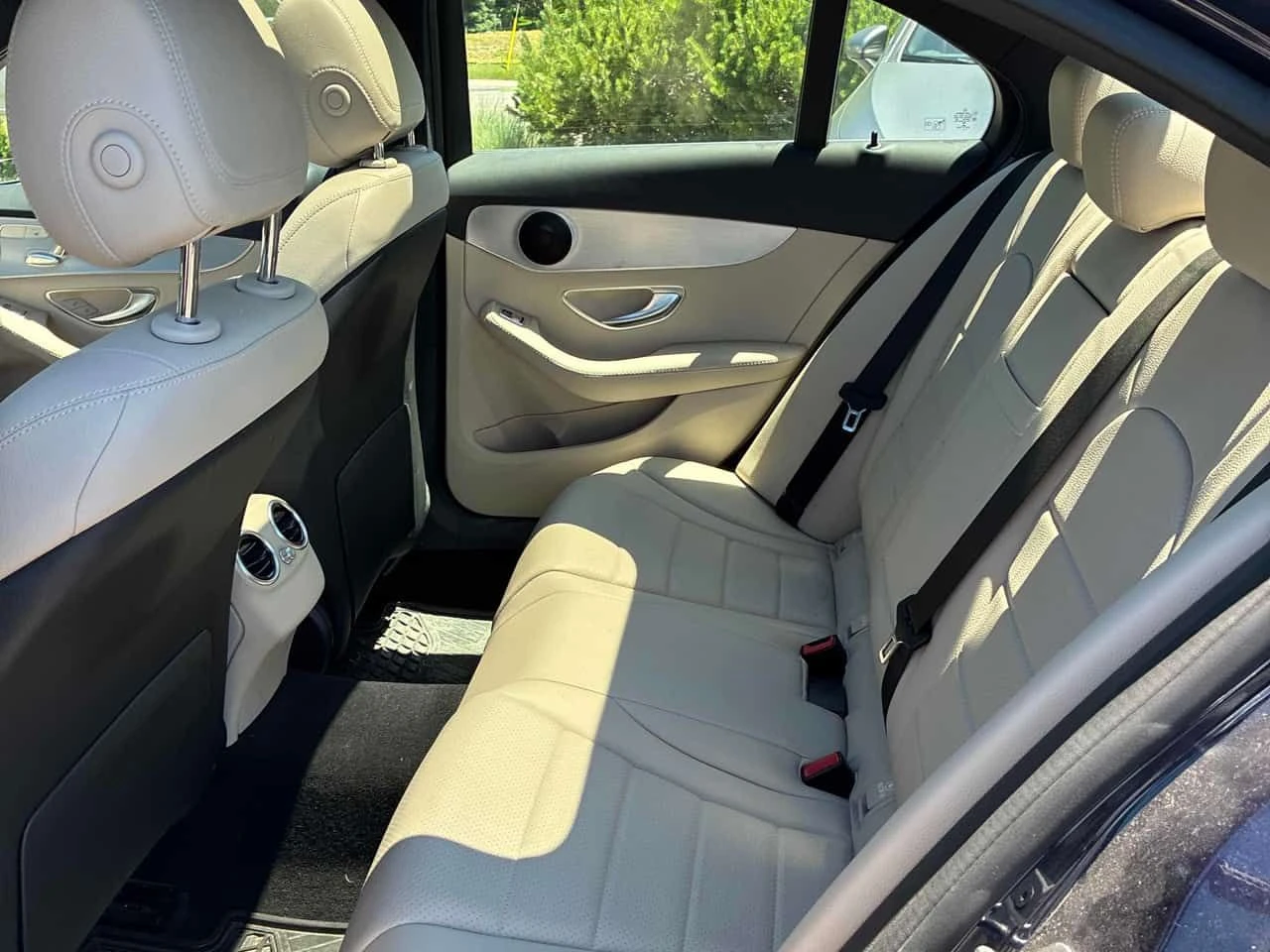 Mercedes-Benz C 300 * CARFAX * ЦЕНА ДО БГ, снимка 11 - Автомобили и джипове - 55062056