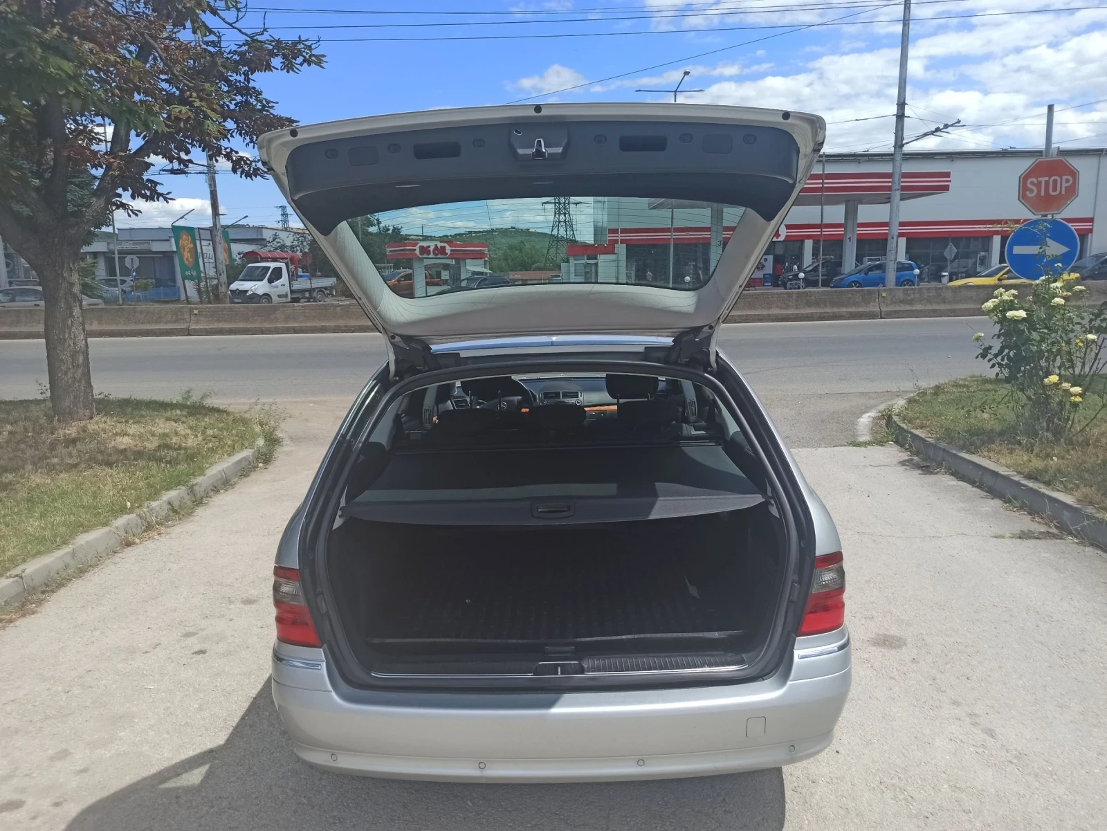 Mercedes-Benz E 220 2.2, снимка 7 - Автомобили и джипове - 55308357