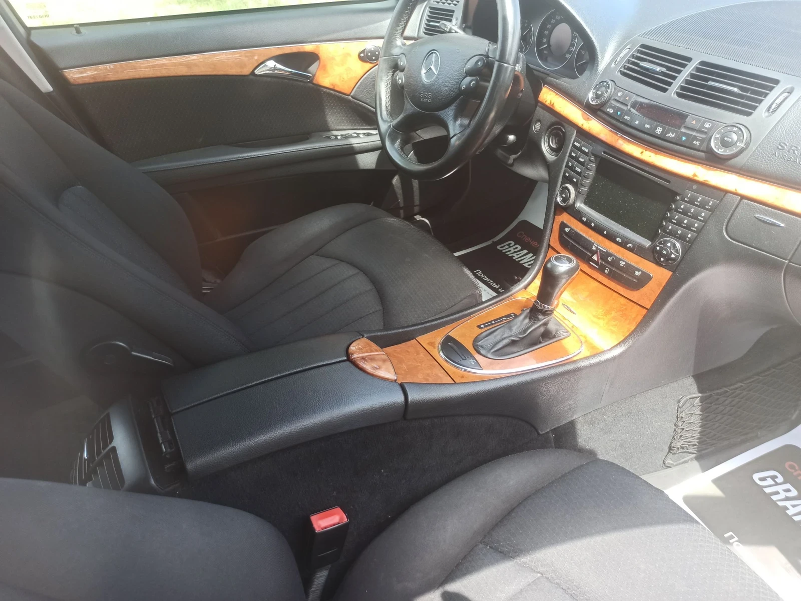 Mercedes-Benz E 220 2.2, снимка 13 - Автомобили и джипове - 55308357