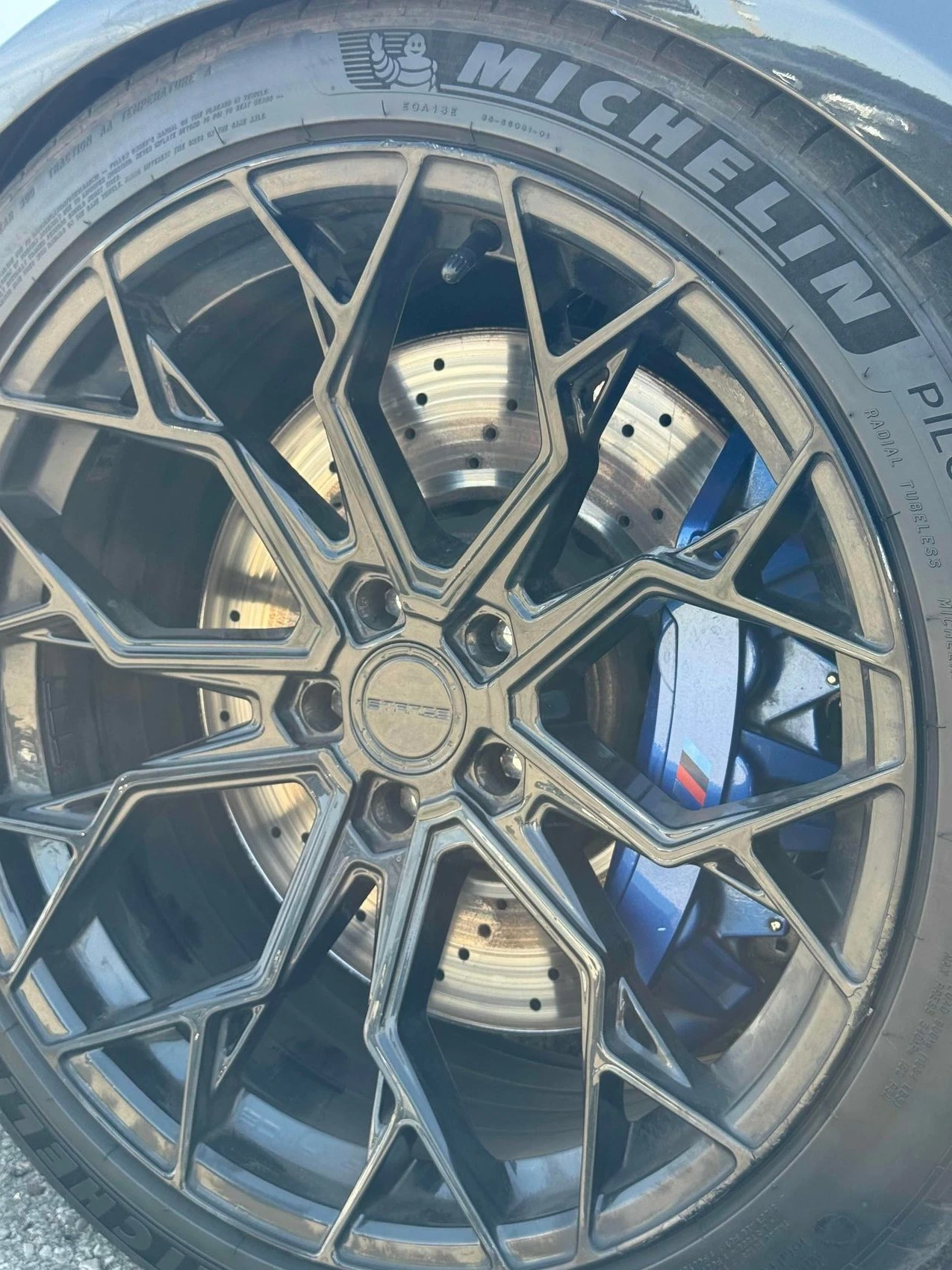 BMW M5 COMPETITION* BOWERS&WILKINS* CARBON* 360* HEAD-UP*, снимка 7 - Автомобили и джипове - 55511047