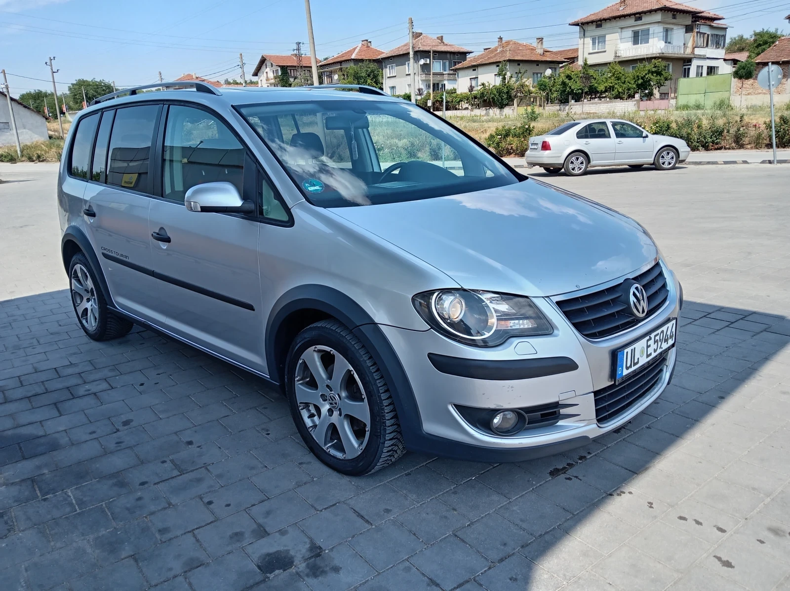 VW Touran 2.0 140 8 клапана CROSS , снимка 3 - Автомобили и джипове - 55920549