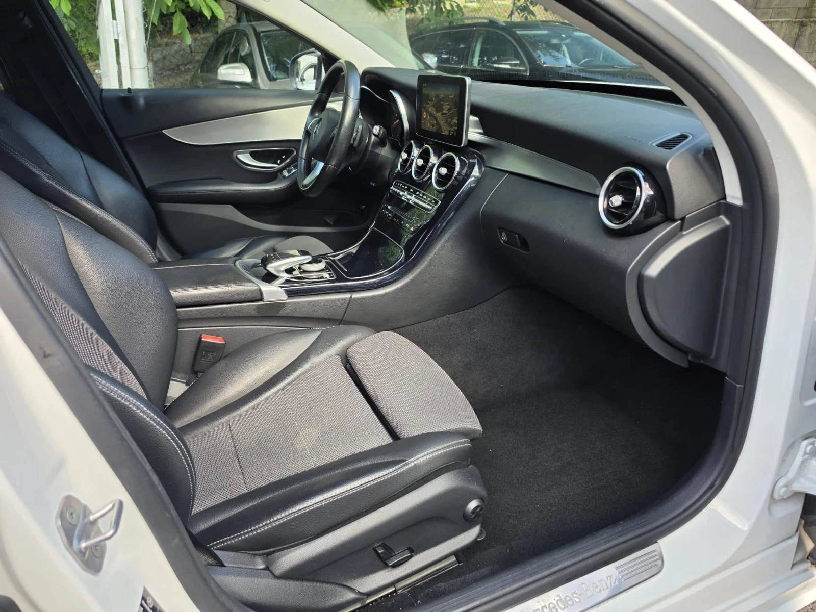 Mercedes-Benz C 220 CDI* AMG* Ambient, снимка 14 - Автомобили и джипове - 56124782