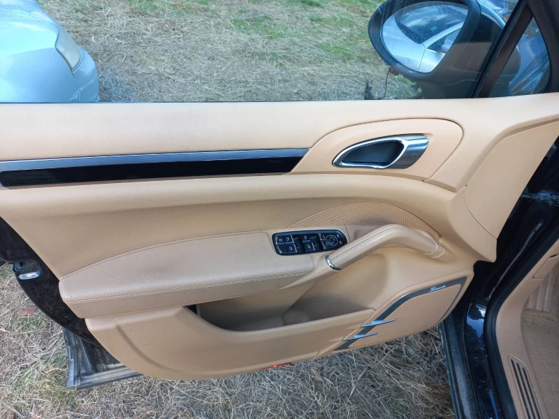 Porsche Cayenne Burmester* GTS, снимка 16 - Автомобили и джипове - 49980745