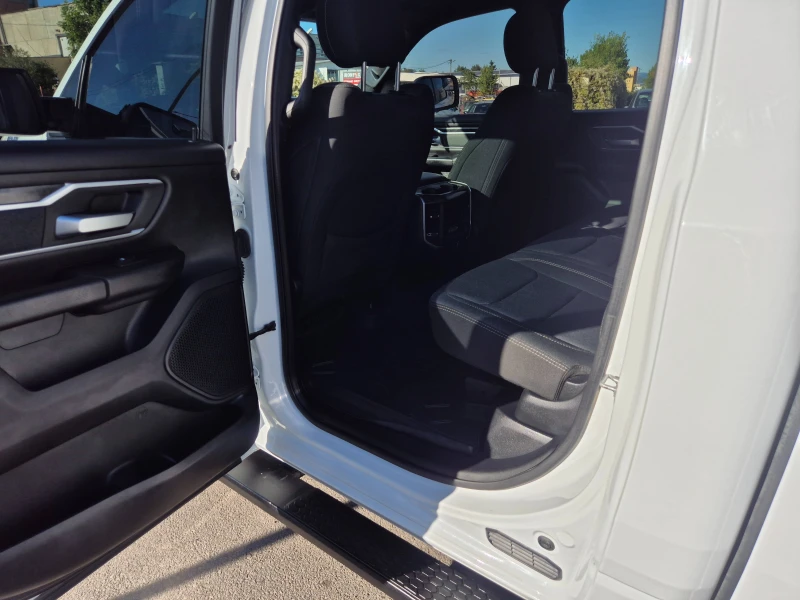 Dodge RAM 1500 BIGHORN, снимка 15 - Автомобили и джипове - 51771482