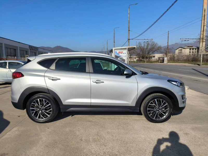 Hyundai Tucson 1.6d-6sk-Navi-Kamera-Keyless-Euro-6D, снимка 4 - Автомобили и джипове - 53190621