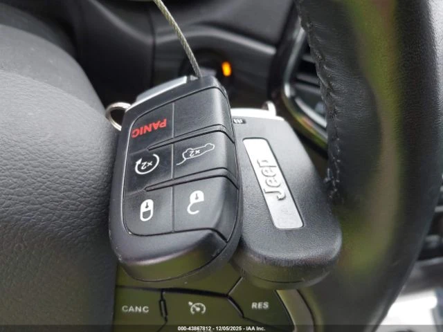 Jeep Grand cherokee 80TH ANNIVERSARY 4X2, снимка 11 - Автомобили и джипове - 53737622