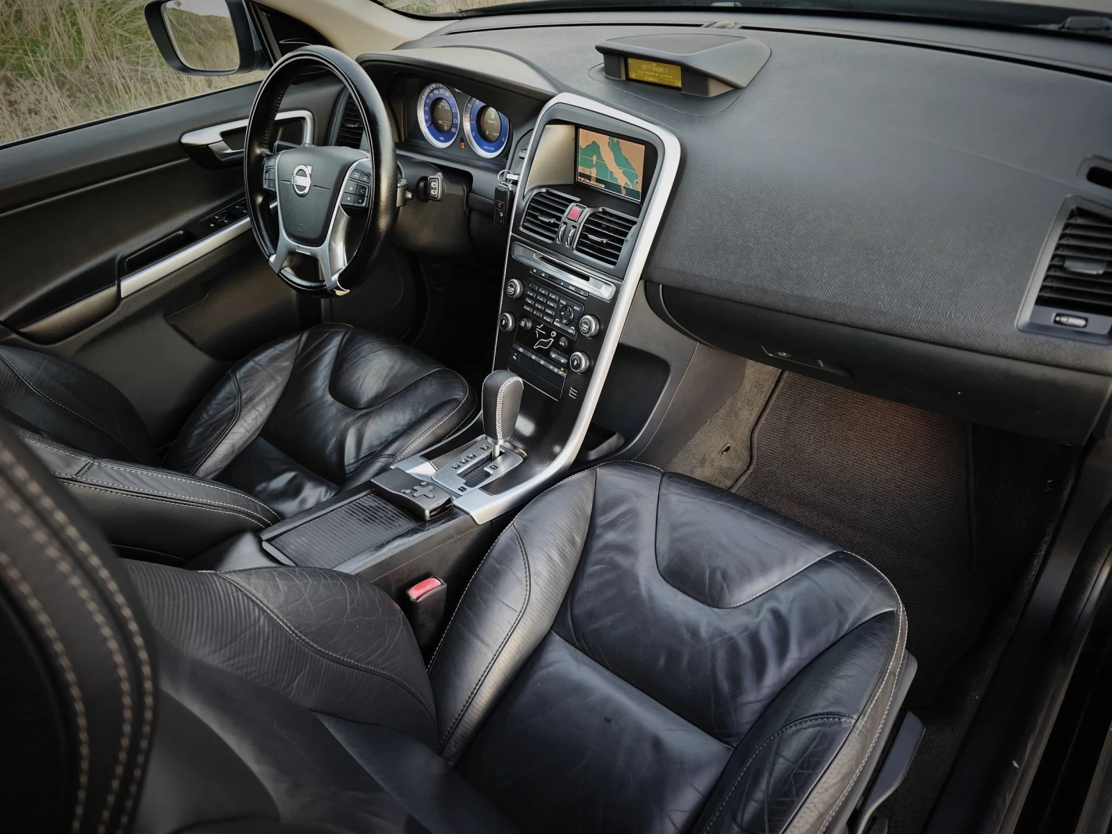 Volvo XC60 * R-DESIGN* Navi* Panorama* FULL*  | Mobile.bg   12