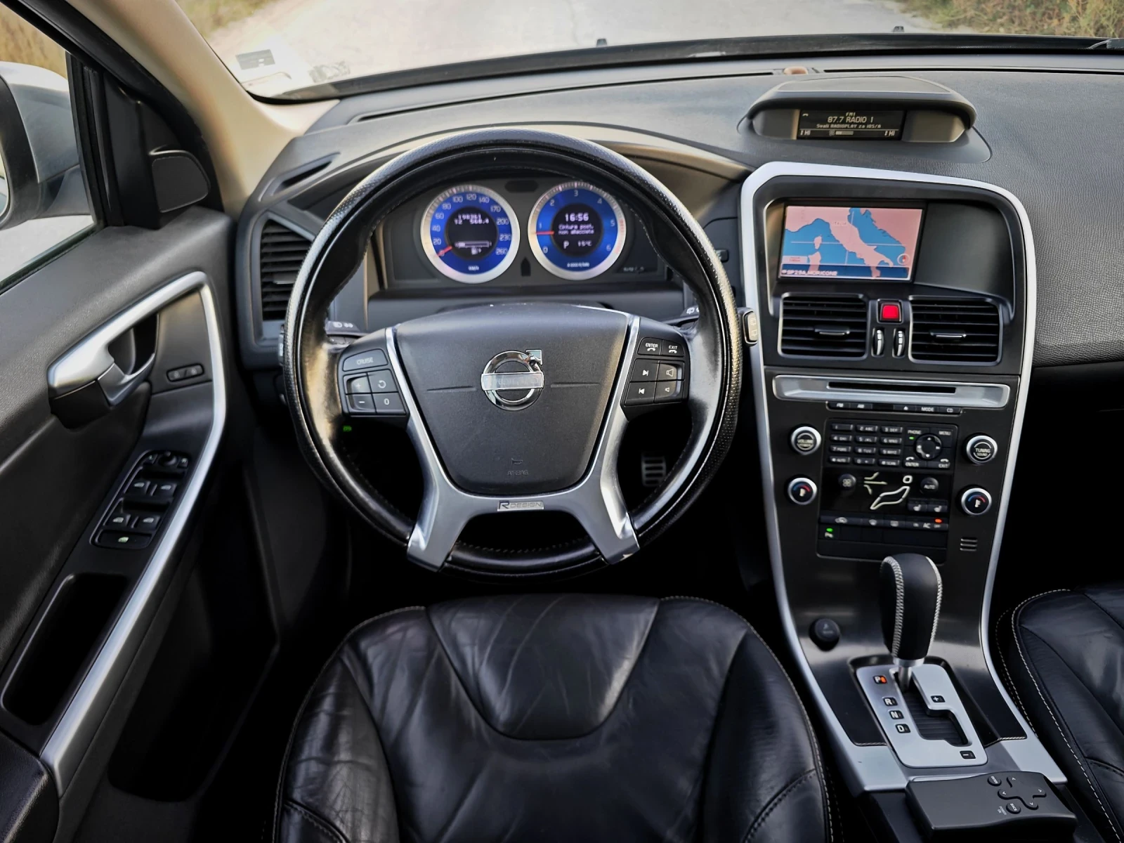 Volvo XC60 * R-DESIGN* Navi* Panorama* FULL*  | Mobile.bg   11