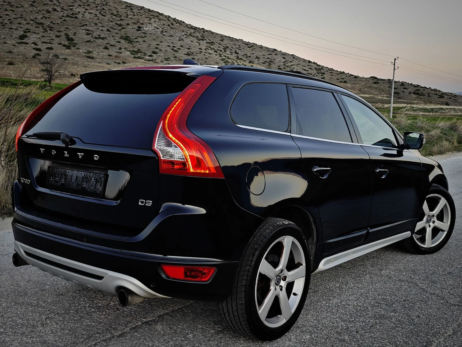 Volvo XC60 * R-DESIGN* Navi* Panorama* FULL*  | Mobile.bg   5