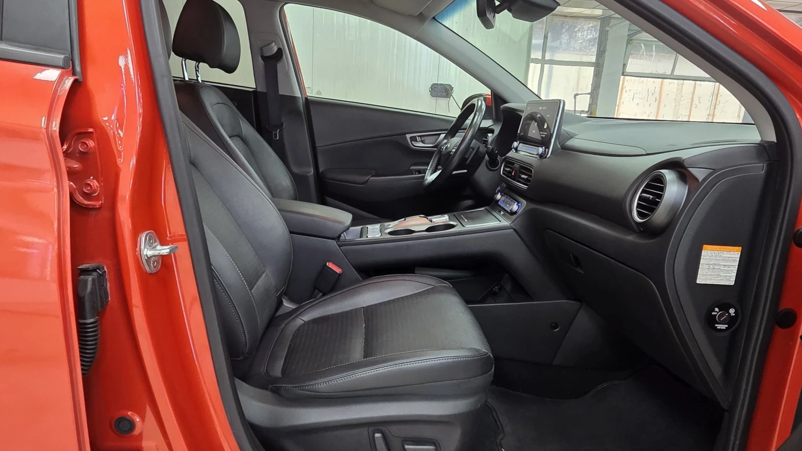 Hyundai Kona 64KWh/Premium/Заверена Сервизна Книжка - изображение 9