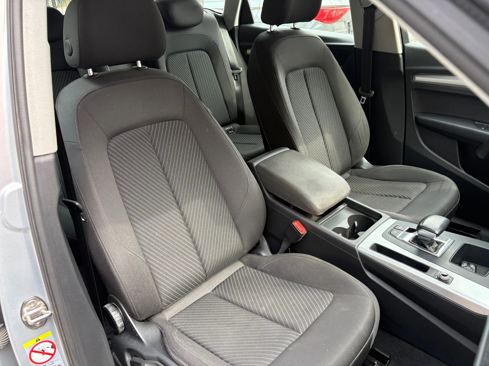 Audi Q5 2.0TDI 2021Г Digital Distr LED Assist, снимка 11 - Автомобили и джипове - 54456056