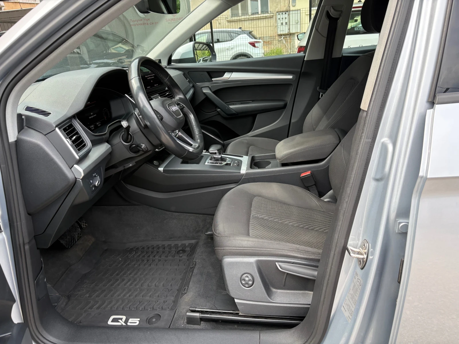 Audi Q5 2.0TDI 2021Г Digital Distr LED Assist, снимка 9 - Автомобили и джипове - 54456056