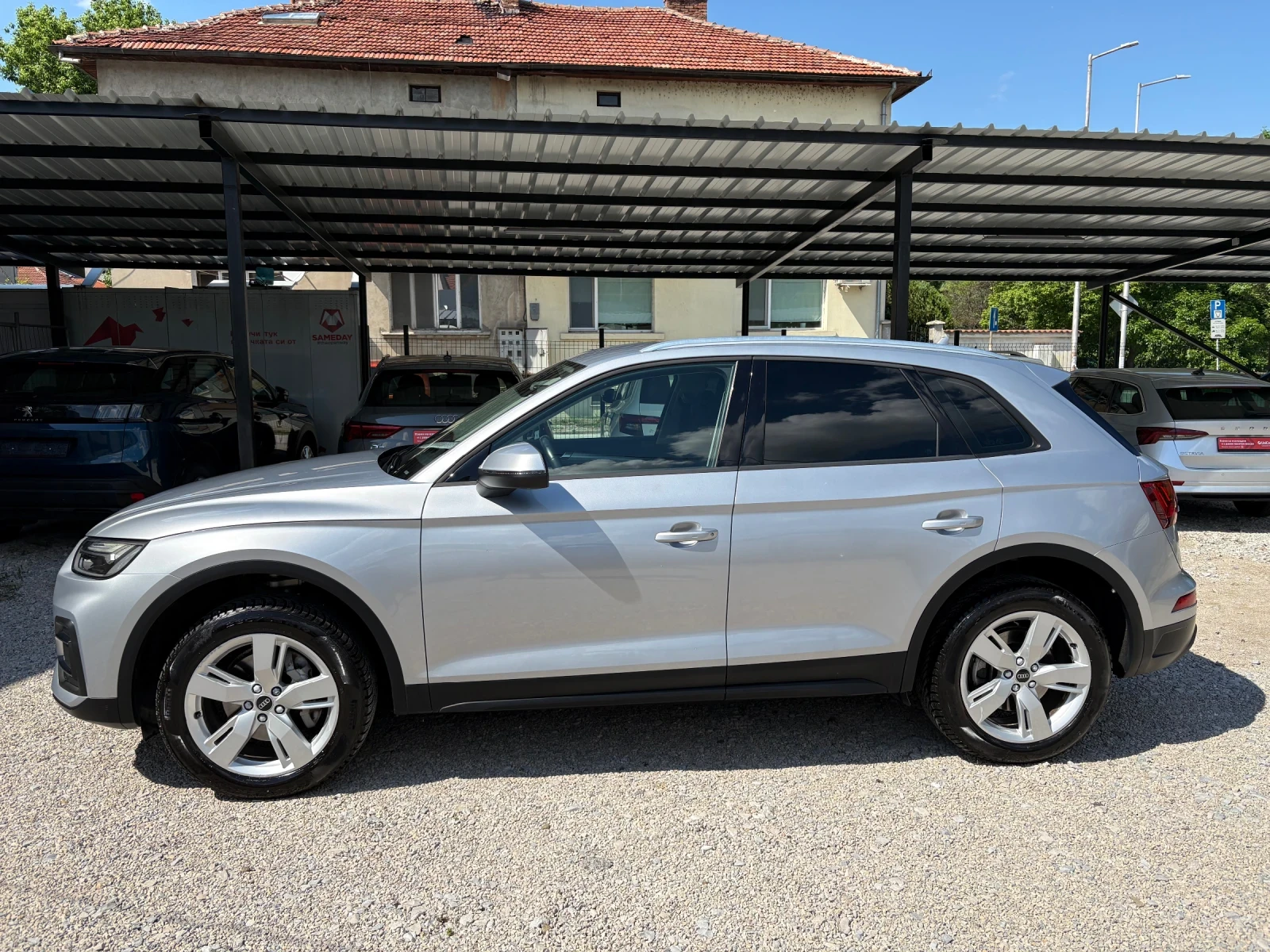 Audi Q5 40TDI 2021Г Digital Qattro Distr LED Assist, снимка 2 - Автомобили и джипове - 54566027