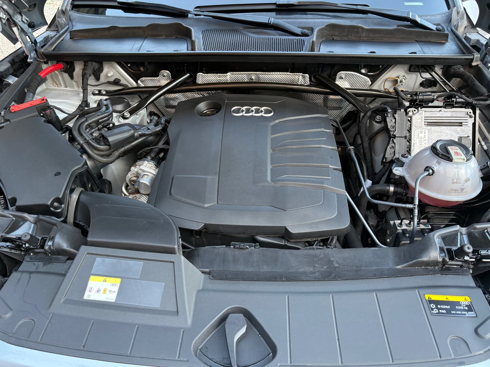 Audi Q5 2.0TDI 2021Г Digital Distr LED Assist, снимка 15 - Автомобили и джипове - 54456056