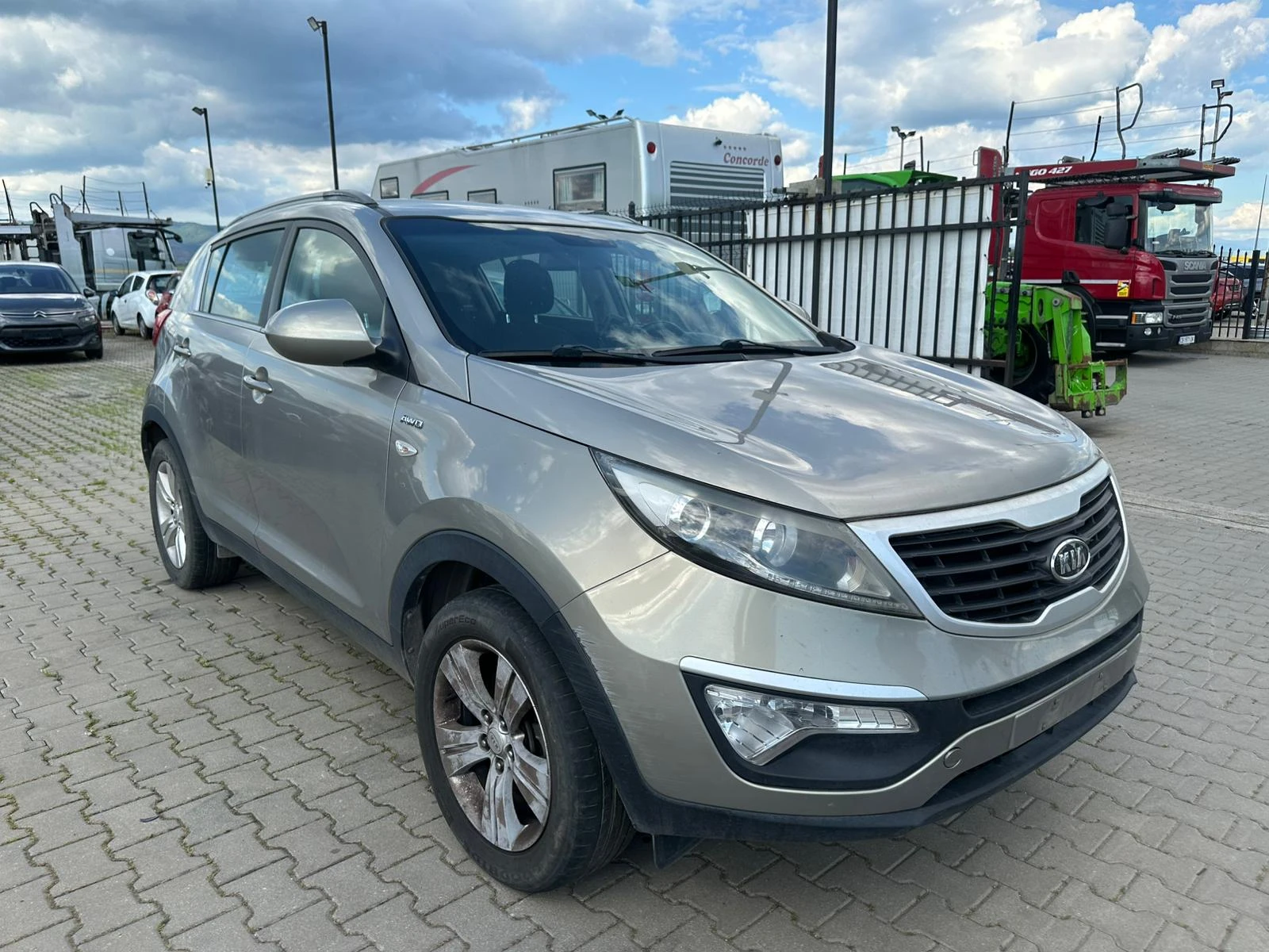 Kia Sportage / 2.0D / 4X4 / ПРОБЛЕМ В МОТОРА /, снимка 7 - Автомобили и джипове - 54643292