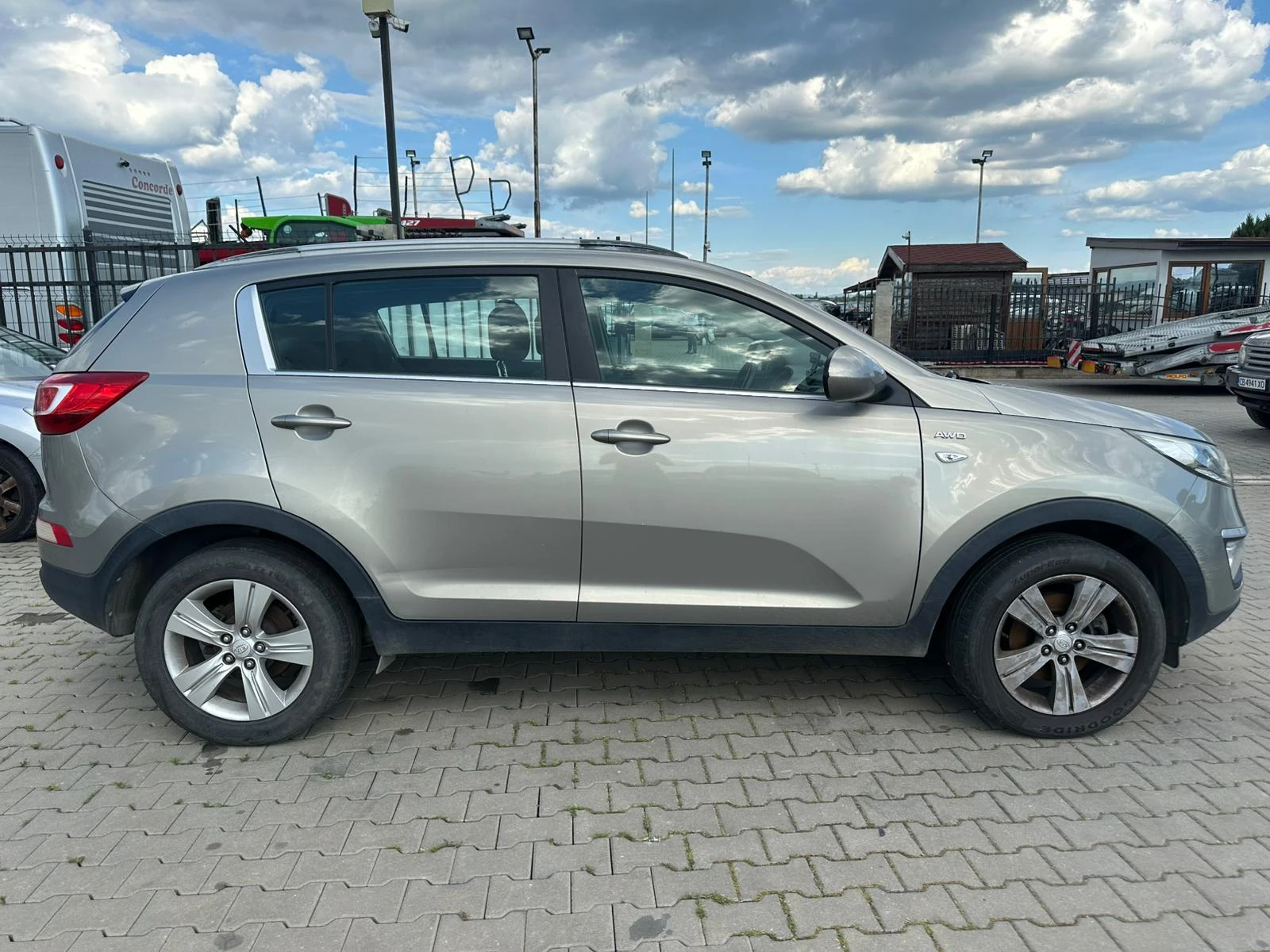 Kia Sportage / 2.0D / 4X4 / ПРОБЛЕМ В МОТОРА /, снимка 6 - Автомобили и джипове - 54643292