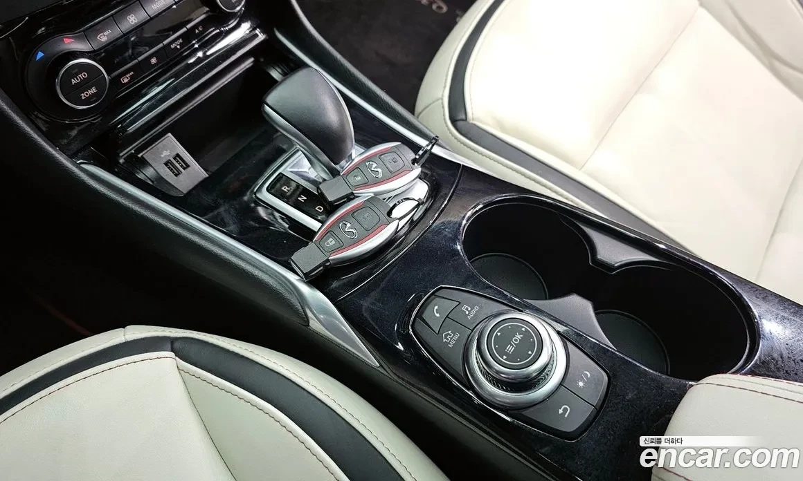 Infiniti Q30 2.0t GALLERY WHITE * БЯЛА КОЖА * ПАНОРАМА * 2КЛЮЧА, снимка 8 - Автомобили и джипове - 54820626
