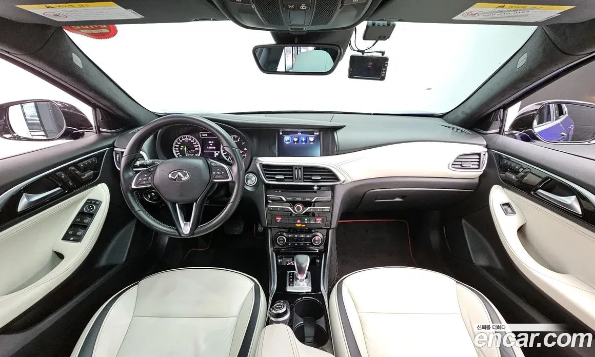 Infiniti Q30 2.0t GALLERY WHITE * БЯЛА КОЖА * ПАНОРАМА * 2КЛЮЧА, снимка 4 - Автомобили и джипове - 54820626