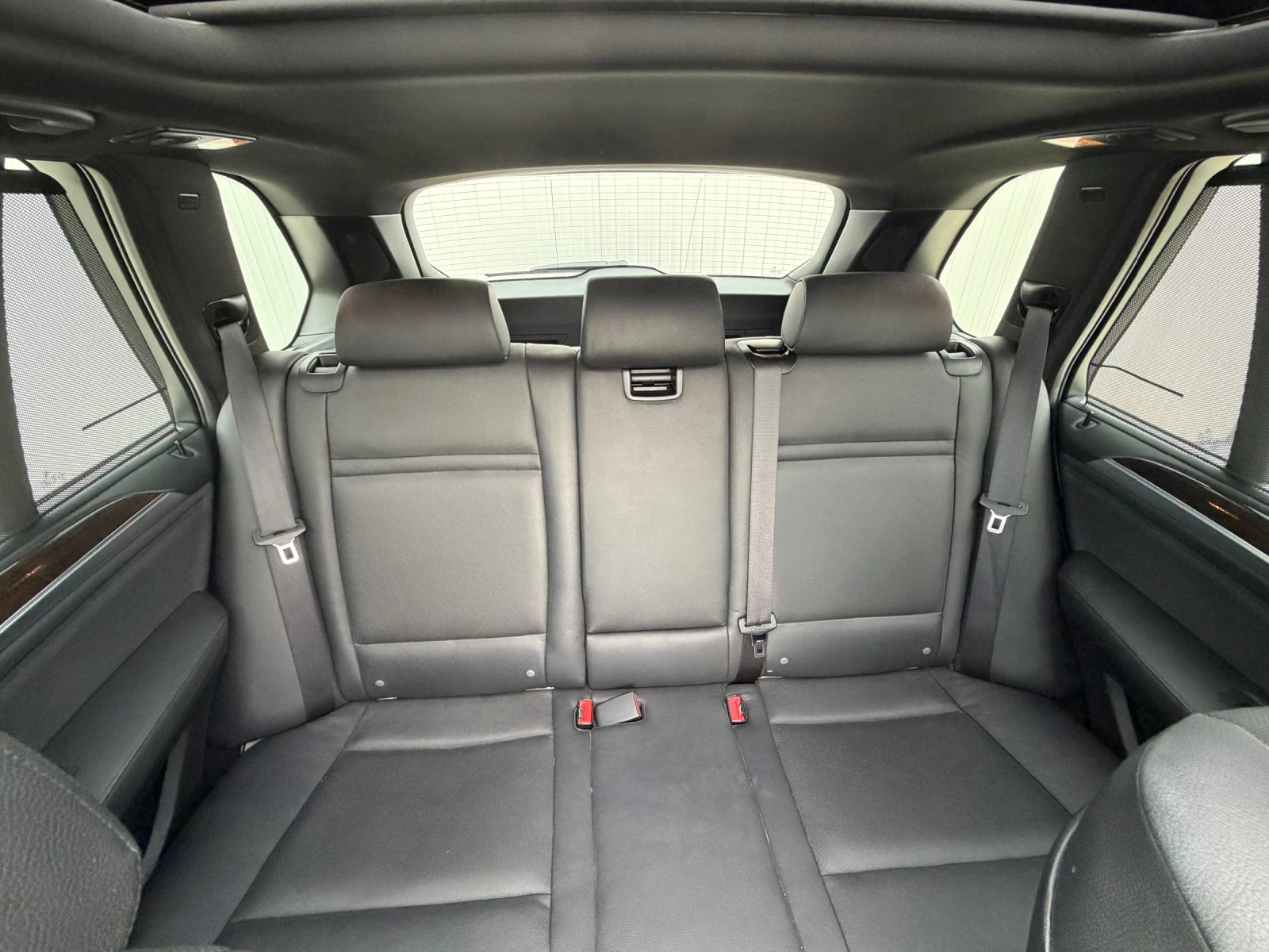 BMW X5 50i* M-Pack* 360cam* Pano* , снимка 16 - Автомобили и джипове - 55665707