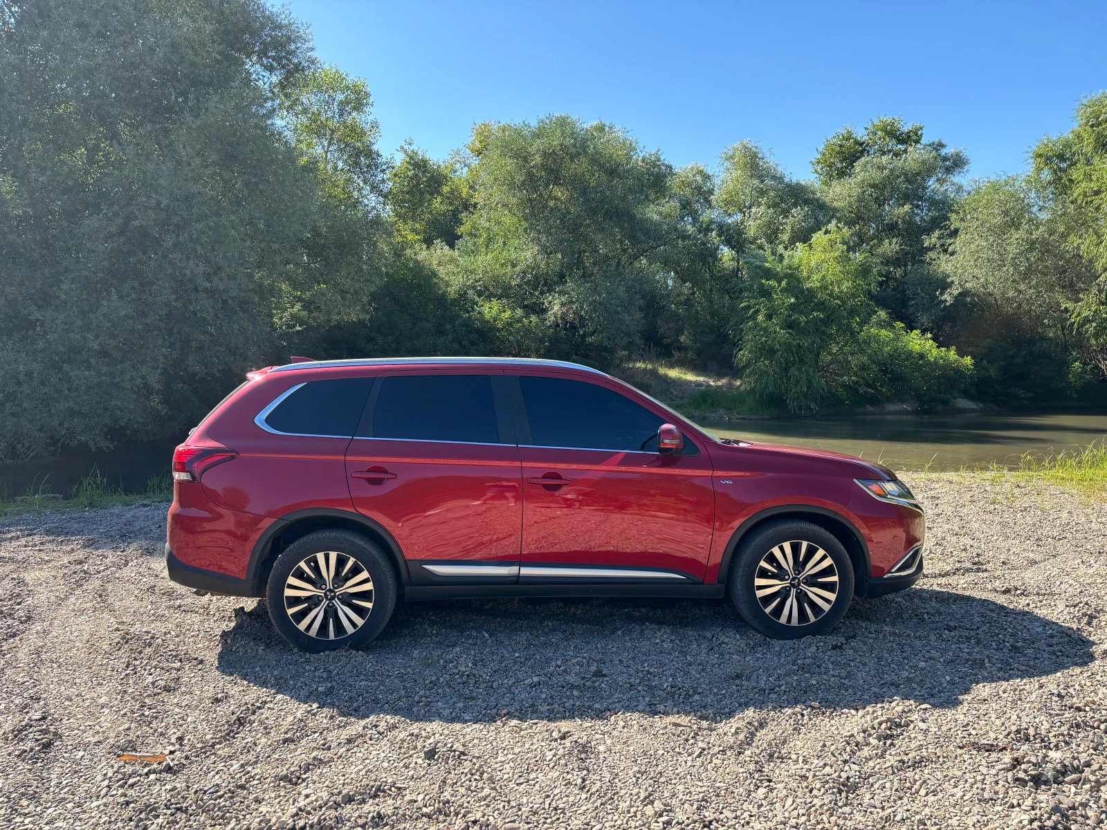 Mitsubishi Outlander 3.0 GT, снимка 2 - Автомобили и джипове - 55693878