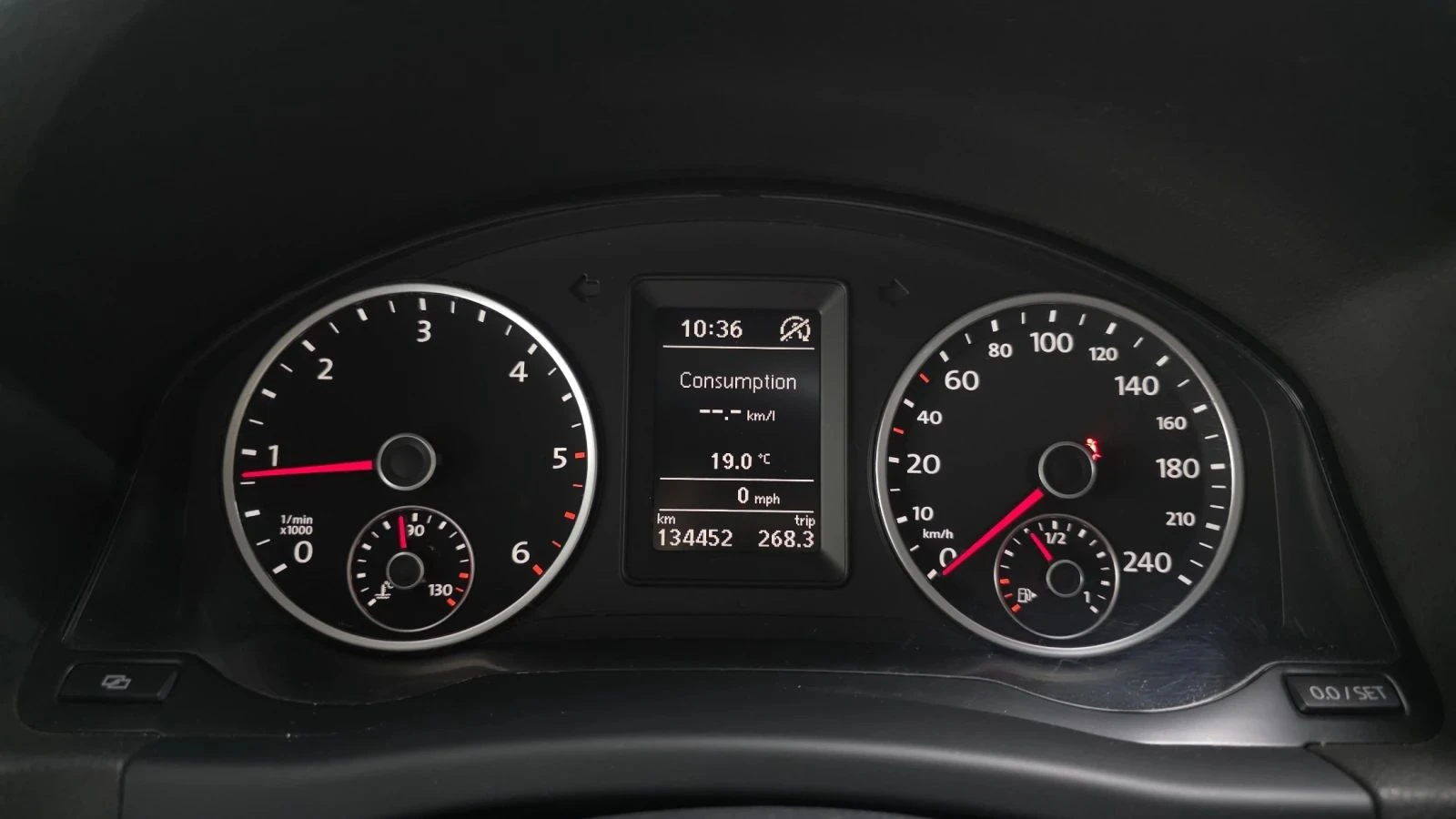 VW Tiguan, снимка 8 - Автомобили и джипове - 56689641