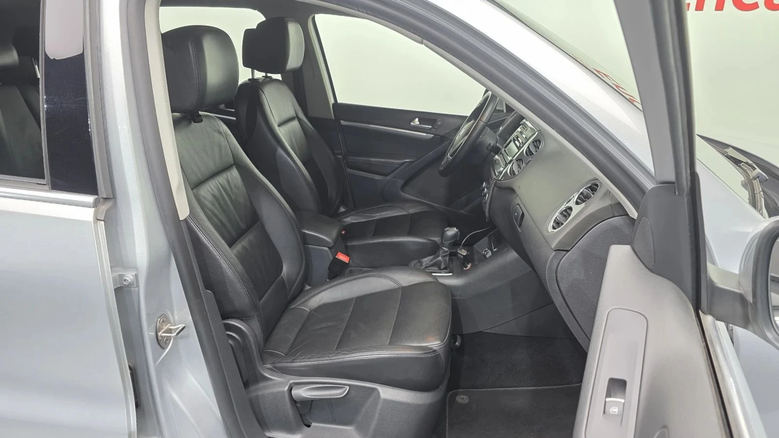 VW Tiguan, снимка 11 - Автомобили и джипове - 56689641