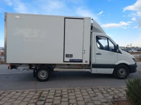 Mercedes-Benz 316 Sprinter 319, ориг. Боя и КМ, 3 помещения, двутемп, снимка 2