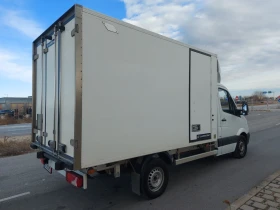 Mercedes-Benz 316 Sprinter 319, ориг. Боя и КМ, 3 помещения, двутемп, снимка 6