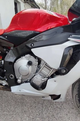 Yamaha YZF-R1, снимка 10