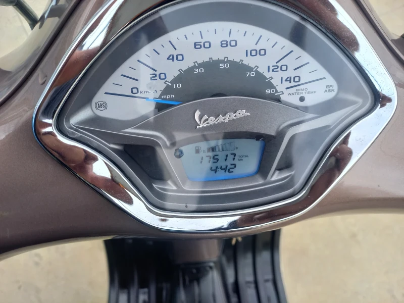 Piaggio B Vespa 300 ABS , снимка 9 - Мотоциклети и мототехника - 49743040