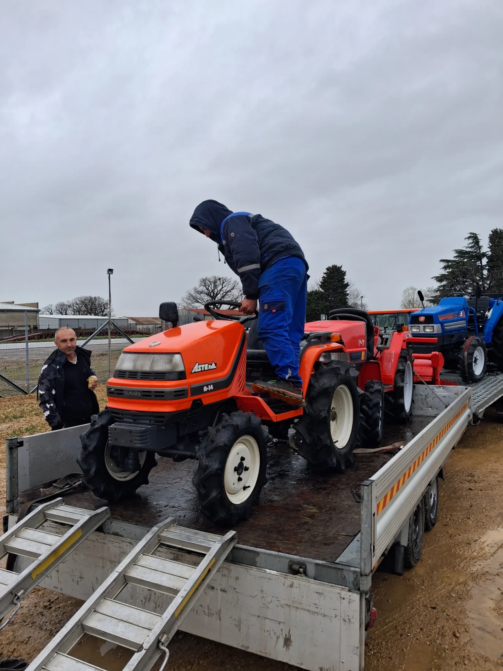 Трактор Kubota Скайтрак , снимка 3 - Селскостопанска техника - 54069210