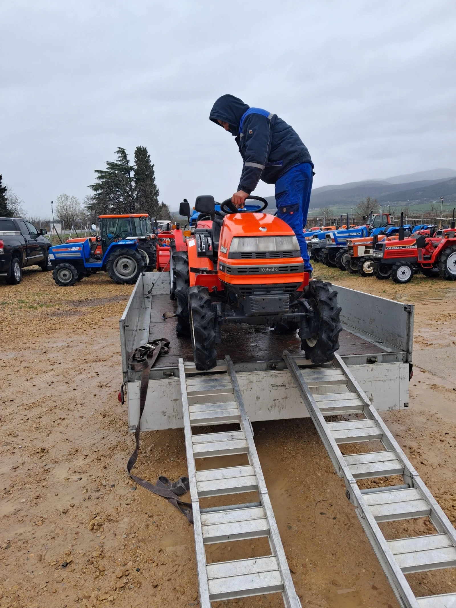 Трактор Kubota Скайтрак , снимка 2 - Селскостопанска техника - 54069210