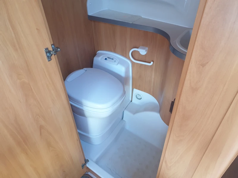 Каравана Wilk S - 4 , 530, снимка 15 - Каравани и кемпери - 52950741