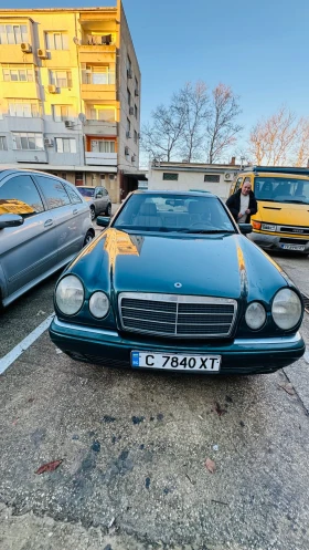 Mercedes-Benz E 200, снимка 1