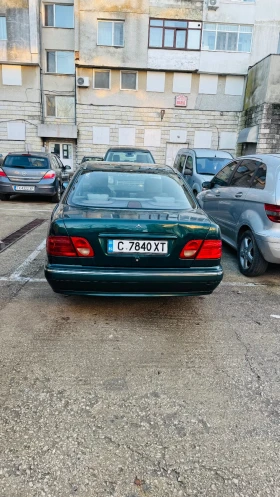 Mercedes-Benz E 200, снимка 3