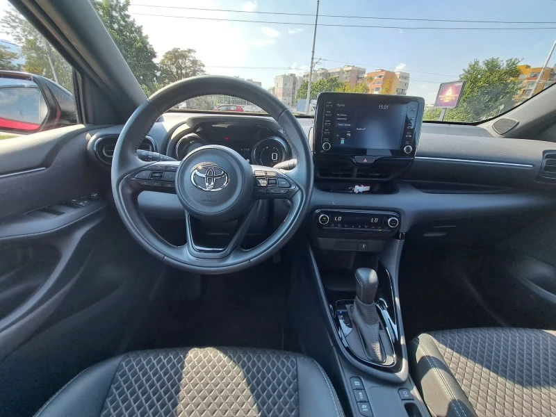 Toyota Yaris, снимка 11 - Автомобили и джипове - 42085383