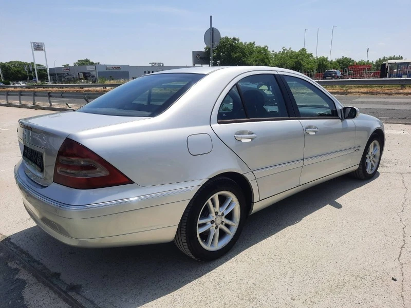 Mercedes-Benz C 220 2, 2 CDI, снимка 5 - Автомобили и джипове - 46201321